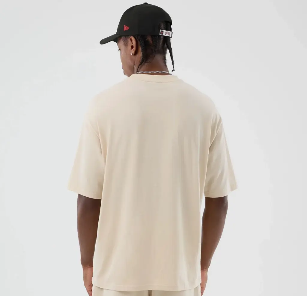 New Era NBA Oversize Tee Bulls Beige