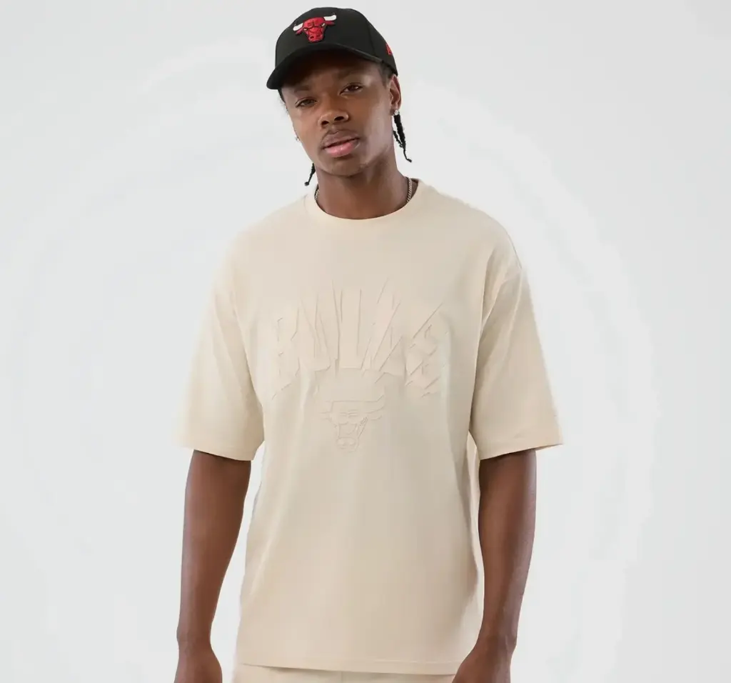 New Era NBA Oversize Tee Bulls Beige 